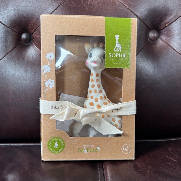 SOPHIE LA GIRAFE BNIB So Pure Teether in Cream Tan One Size - Picture 2 of 3